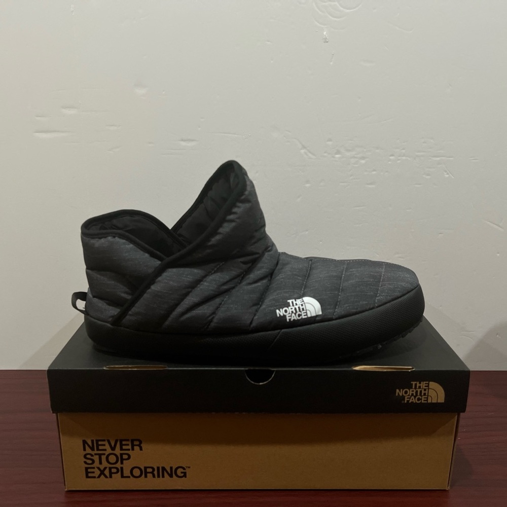 The North Face, Thermoball Traction Bootie, Grey & Black
